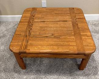f Classic Wooden Coffee Table with Distinctive Grain Pattern