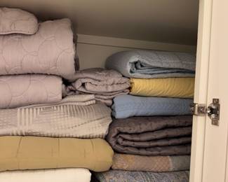 LUXURY LINENS