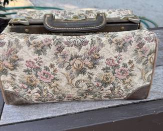 VINTAGE FRENCH LUGGAGE - GRAY ROSE TRAIN CASE
