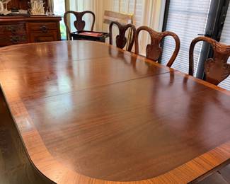 MAHOGANY DINING ROOM TABLE