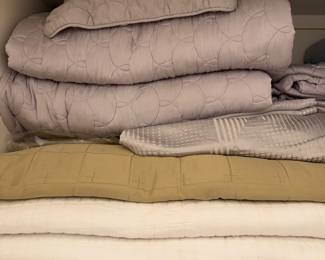 LUXURY LINENS