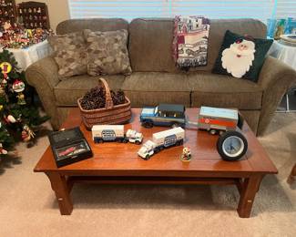 Sofa, coffee table 