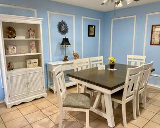 dining room, all nice small-size pieces and in great conidition