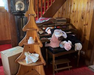 Kimball organ. 