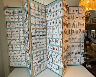 Costume jewelry: earrings, pins, brooches, pendants