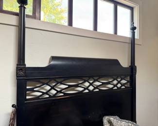 4 poster  bed