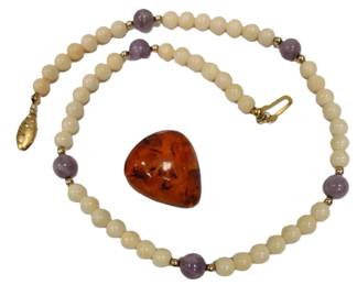 BEAD NECKLACE WITH SILVER CLASP AND AMBER PENDANT