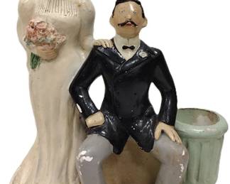 VINTAGE CHALKWARE BRIDE & GROOM VASE