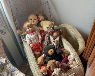 Please join Roman and Company this weekend for Part Two of our residential estate sale at 2112 Woodfin Dr, EPTX 79925. Hundreds of new items added including jewelry, antiques, clothes, decor, art, antique automobiles, 1992 Chrysler New Yorker, 1950’s working Coca Cola machine, beer signs, books, albums, Victrola, several pianos, sewing machines and much more! Images available at https://www.romancoestatesales.com/events-1/part-2-estate-sale-at-2112-woodfin-drive-eptx-79925 WHERE: 2112 Woodfin Dr, EPTX 79925 WHEN: SAT 09/19/26 8A-2P and SUN 09/20/26 9A-2P No prices offered prior to sale date. All items are sold in “as-is” condition. Buyers are responsible for removing all purchased merchandise by sale closing date/time. Please bring assistance to load large and/or heavy items. Credit cards accepted with minimum $20.00 purchase. We look forward to seeing you at the sale!