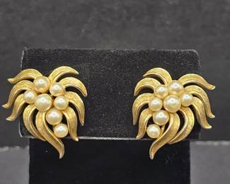 Vintage Trifari Gold and Pearl Earrings