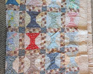 Bowtie vintage quilt