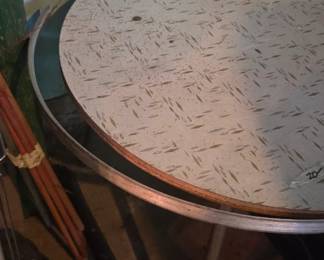 #117 Vintage formica white MCM round table Restoration special (as-is edge strap loose) $50.00