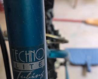 #106 Roadmaster Neutron mountain bike with newer seat teal color $45.00