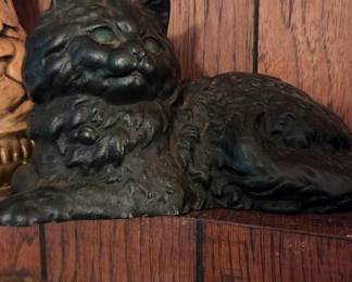 #29 Vintage Art Cat Cast Iron door stop 5.5x9" long $35.00