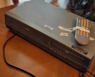 #139 Magnavox VHS/DVD MWD2205 $40.00