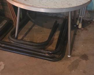 #117 Vintage formica white MCM round table Restoration special (as-is edge strap loose) $50.00