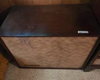 #72 Vintage Stereo Orthophonic High Fidelity RCA Victor 28x18x32 with floor speaker 30x17x22(untested) $45.00