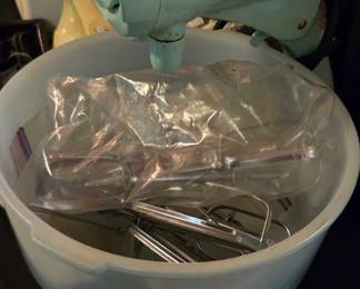 #23 Vintage Sunbeam Mixmaster w/bowl and beaters $60.00