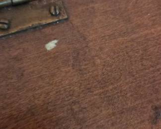 #49 End table with top door 20x25x21 $35.00