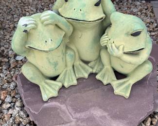 See no evil hear no evil speak no evil frogs