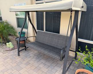 Very nice wicker bench patio swing