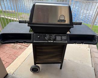 Propane barbecue grill with cover