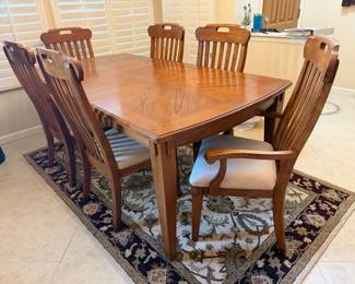 Dining table with leaf and all chairs