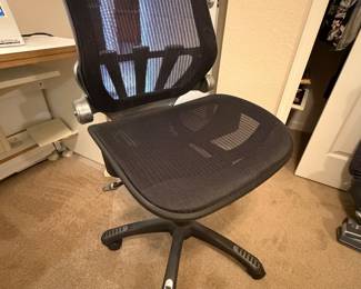 Very comfortable mesh back office chair