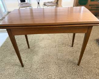 Vintage Expandable maple card to large 8’ dining table (see next pics)