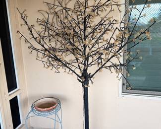 Illuminated patio tree