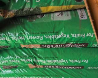 MiracleGro InGround Garden Soil
