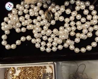 Jewelry and Collectible Accessory Lot second image