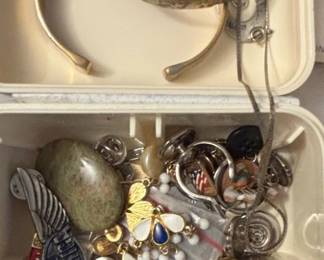 Jewelry and Collectible Accessory Lot third image