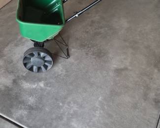 Grass spreader