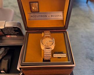 Bulova Accutron 1970 Watch in box with all paperwork