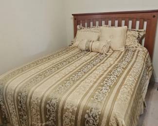 Kathy Ireland Home Mission Style Bed