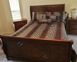 Davis Furniture Easy Rest Sleigh Bed System with Massage