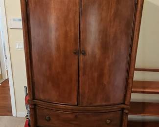 Davis International Entertainment Armoire