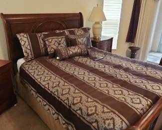 Davis Furniture Easy Rest Sleigh Bed System with Massage second image