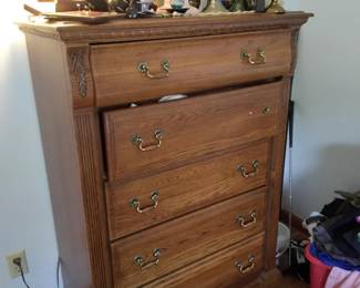 Dresser 