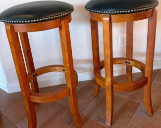 Wooden Swivel Top Bar Stools