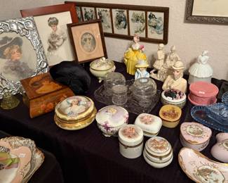 Large Collection of Vintage Ladies’ Vanity and Boudoir Items