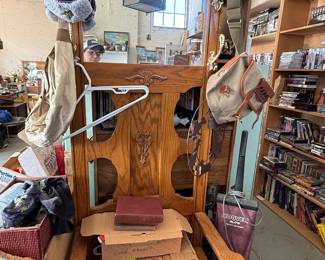 Hall tree stand