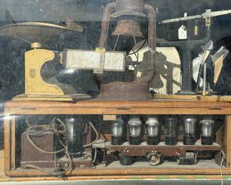 Vintage tube radio and lantern