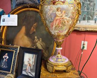 Fabulous Large 19th century French earn hand-painted with guilt gold