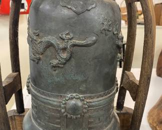 Large Chinese bronze bell