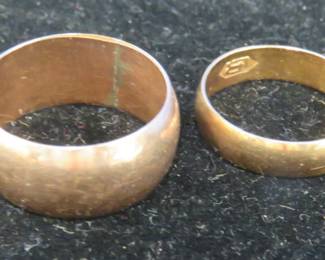 Lot 249. Two rings marked 14k and LR