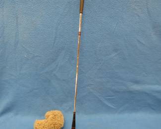 Lot 99. Vintage Stan Thompson wood putter in excellent condition