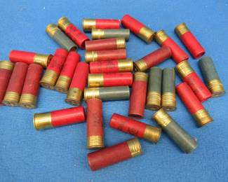 Lot 271. 31 mixed 2 3/4 inches 12-gauge rounds. Mostly vintage.