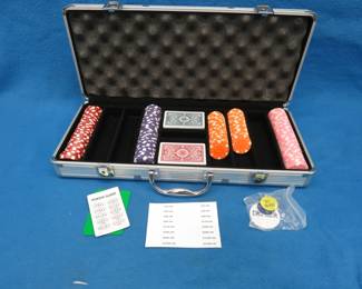 Lot 121. Texas Hold-em poker chip set